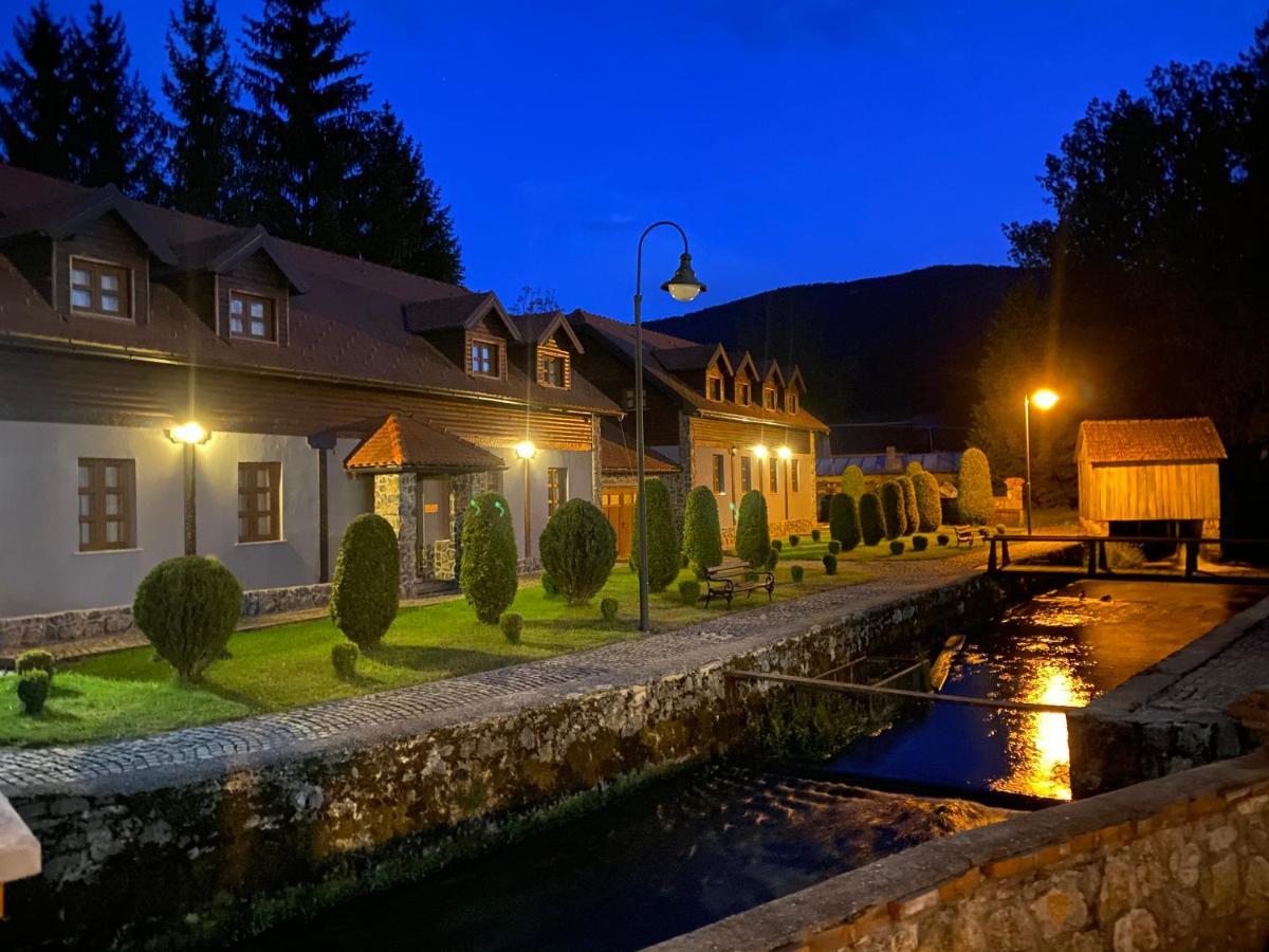 Hotel Gacka Otočac Екстериор снимка